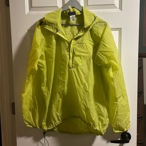 Pategonia hounding jacket unisex size large ultra versatile, 100% nylon